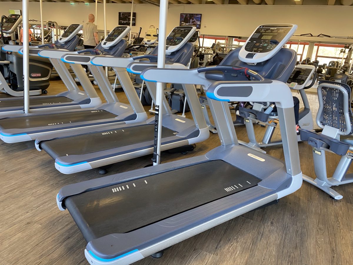 Löpband på Gymauktioner - Precor TRM 885 (1)