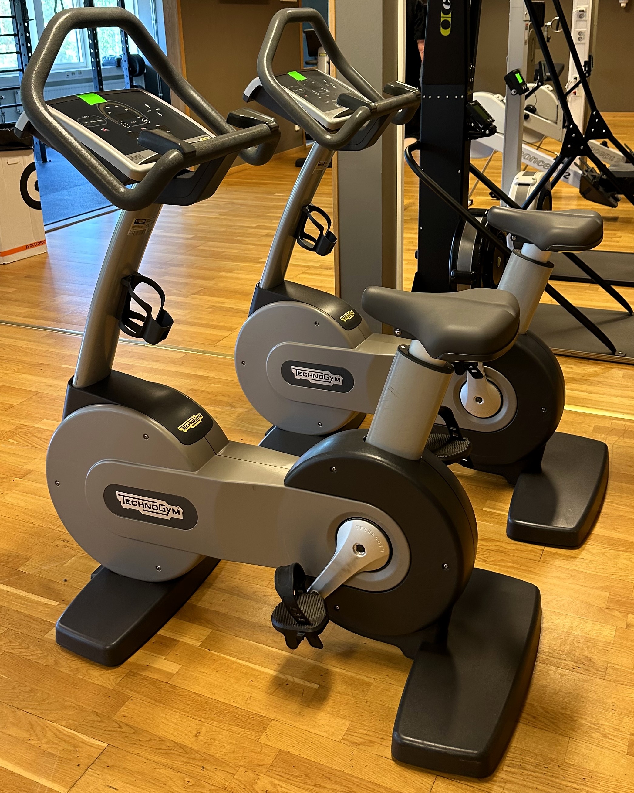 GymPartners 6 st olika Motionscyklar i högsta gymkvalitet - Upright Bike Technogym 1676A